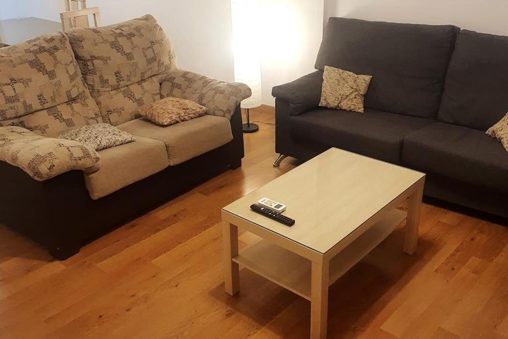 2F, Aire Acondic, 80M2, 2 Dormitorios, 4 Huespedes, Wifi Gratis La Línea de la Concepción Eksteriør bilde